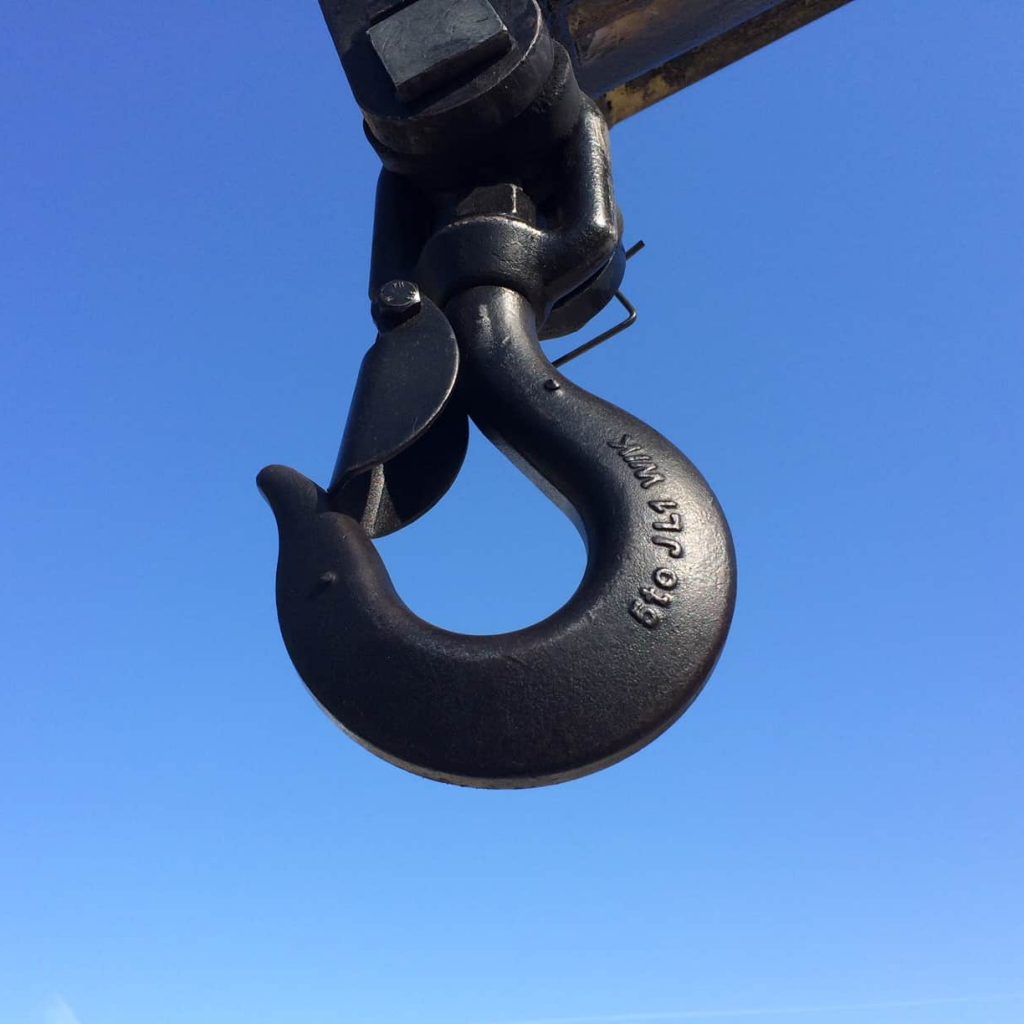 Lorry loader swivel hook